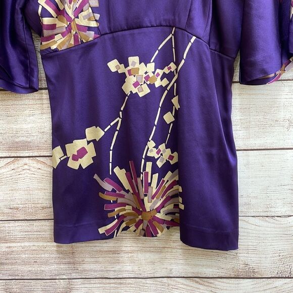 TRINA TURK 100% SILK KIMONO STYLE TOP IN PURPLE FLORAL PRINT - Picture 3 of 9